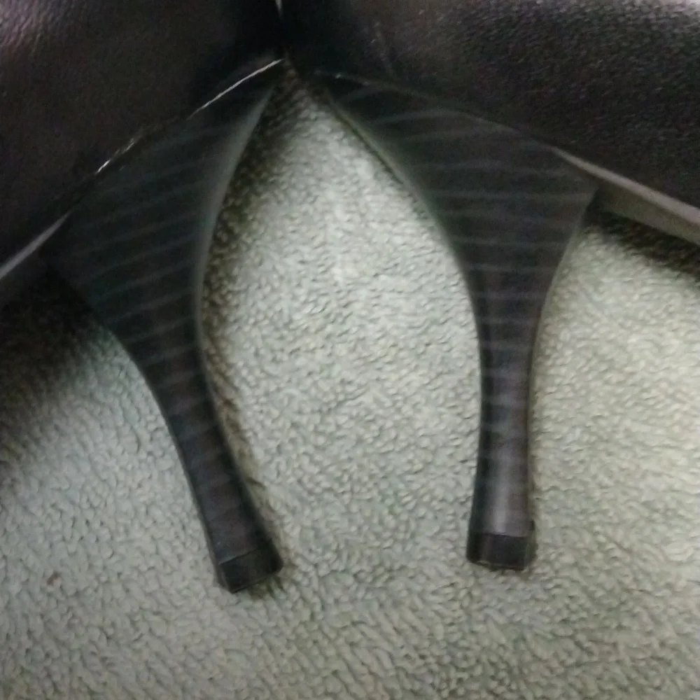 Nine & Company Leather Pumps size 9.5